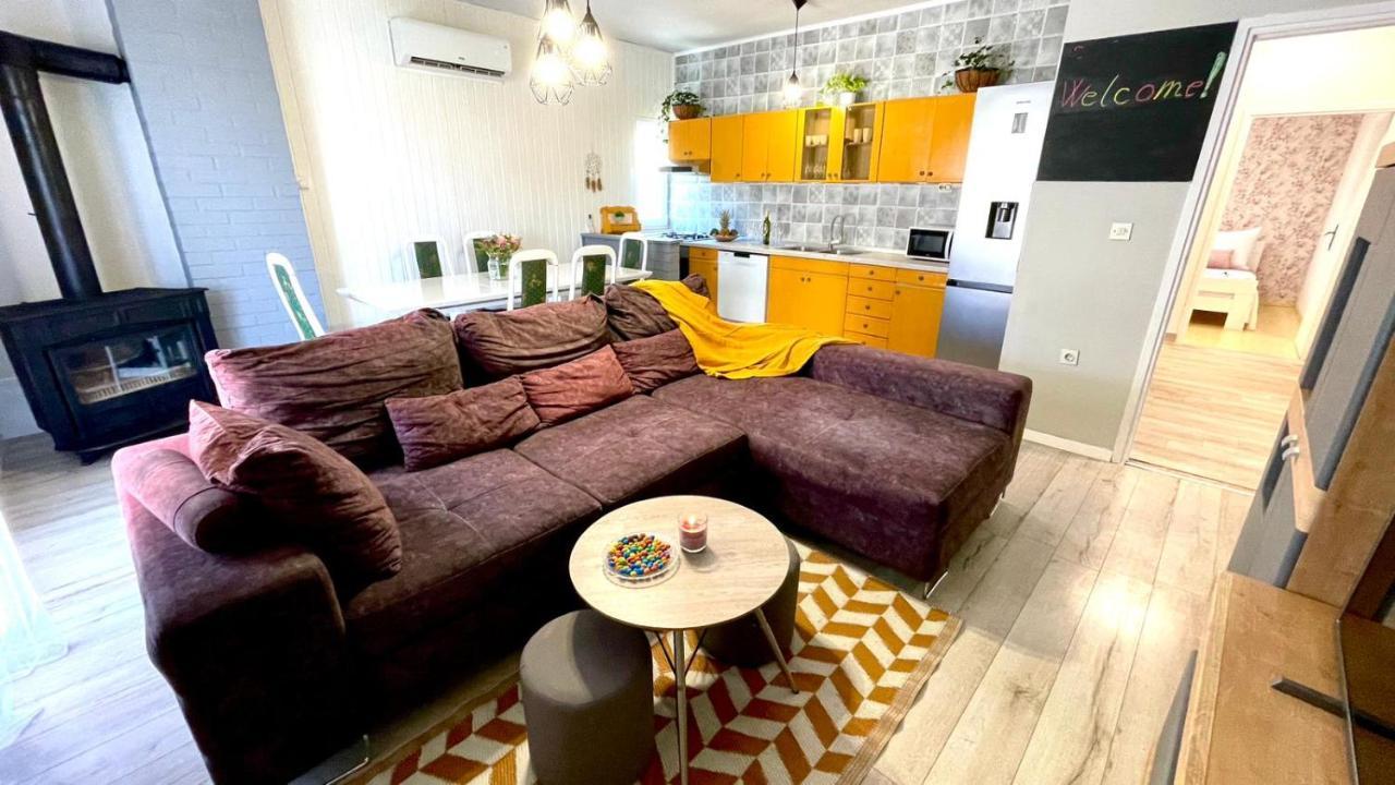 Apartment For 6 + Free Parking Place Zadar Eksteriør billede