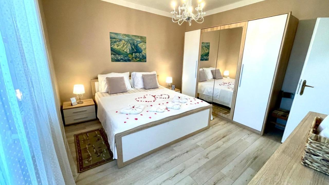 Apartment For 6 + Free Parking Place Zadar Eksteriør billede