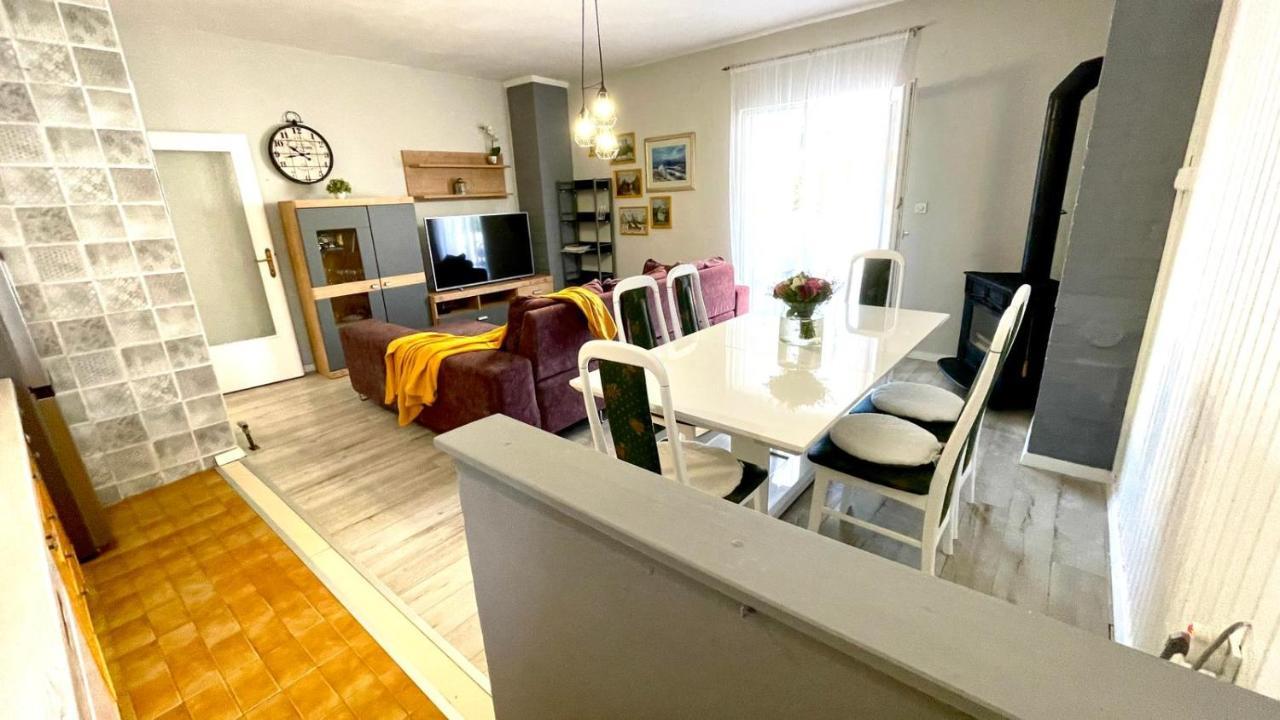 Apartment For 6 + Free Parking Place Zadar Eksteriør billede